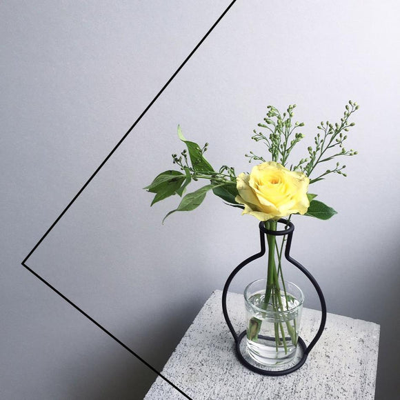 GLASS VASE